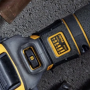 Угловая шлифмашина аккумуляторная DeWalt DCG416VSN