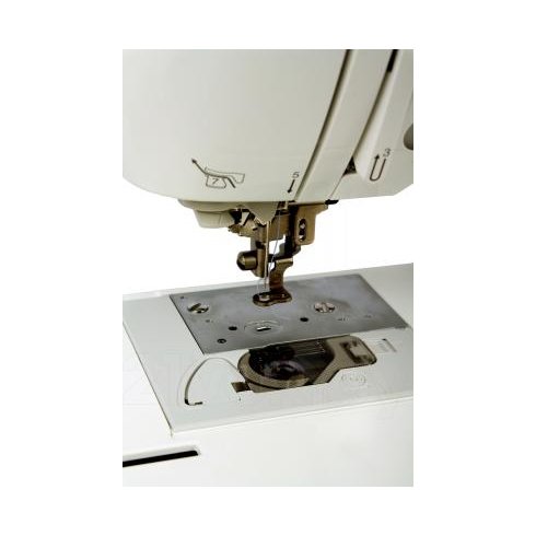 Машина швейная Brother NV-750Е