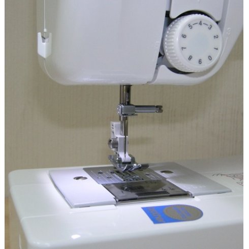 Машина швейная Brother RS-200