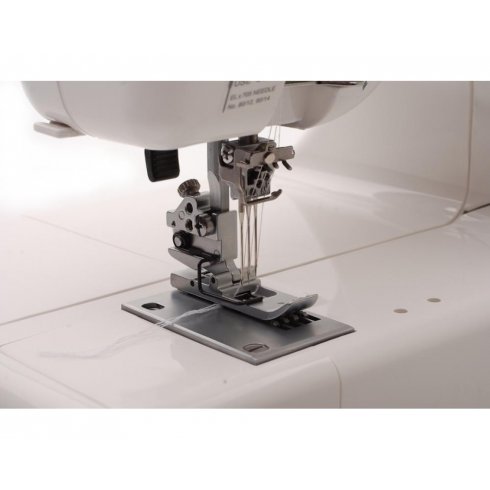 Машина распошивальная Janome  CoverPro II