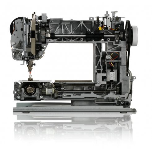 Швейно-вышивальная машина Bernina 560