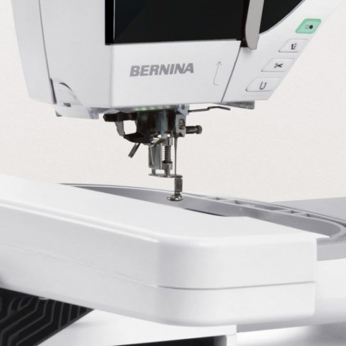 Швейно-вышивальная машина Bernina 790