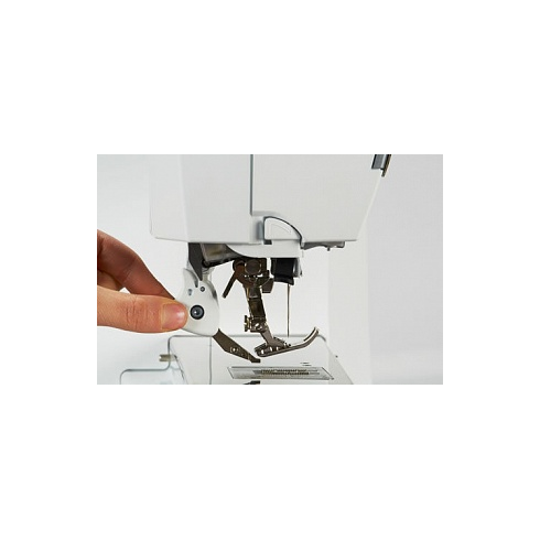 Швейно-вышивальная машина Bernina 790