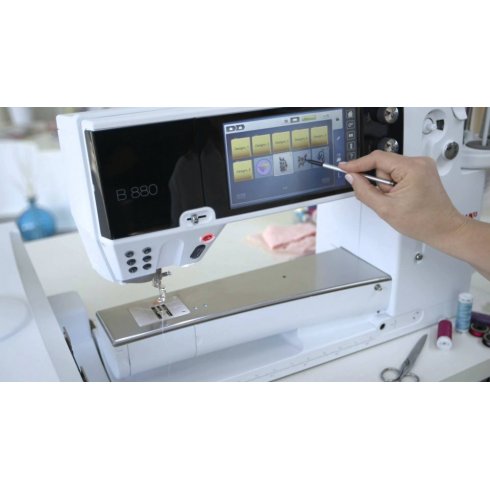 Швейно-вышивальная машина Bernina 880 с вышивальным блоком