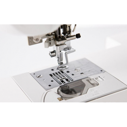 Швейно-вышивальная машина Brother Laura Ashley 5000