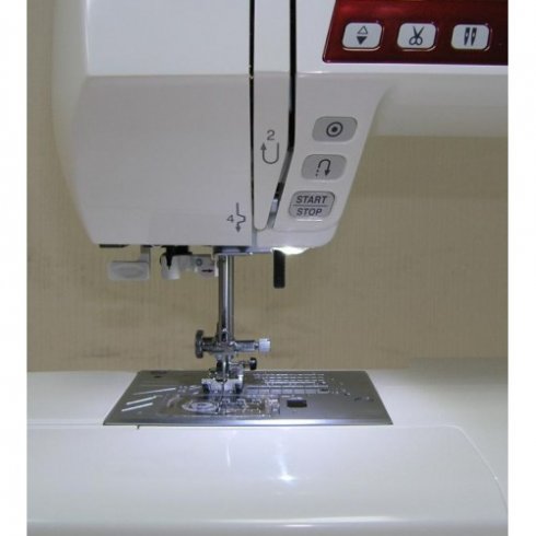 Швейная машина Janome QDC 608