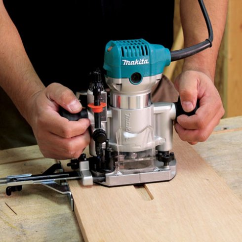 Фрезер кромочный Makita RT0700CX2