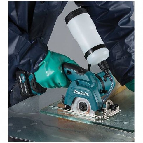 Аккумуляторная алмазная пила Makita CC301DZ