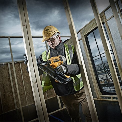 Гвоздезабивной пистолет DeWalt DCN692N-XJ