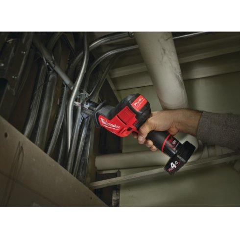 Сабельная пила Milwaukee M12 CHZ-402C Fuel