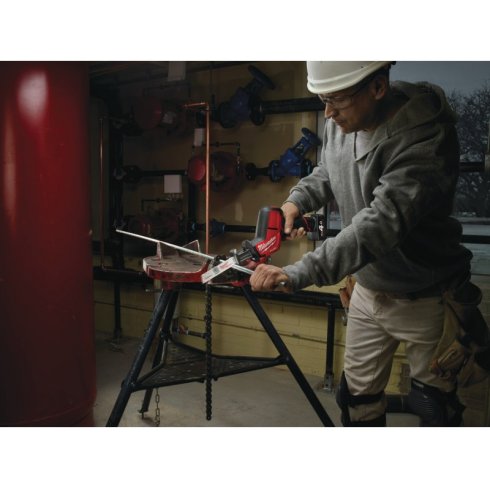 Сабельная пила Milwaukee M12 CHZ-402C Fuel