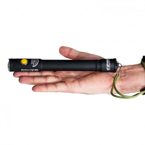 Фонарь Armytek Partner C4 Pro v3 XHP35 (теплый свет)
