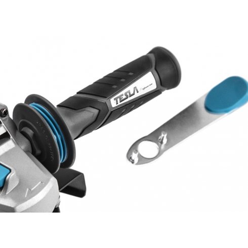 Угловая шлифмашина (болгарка) Tesla TAG780