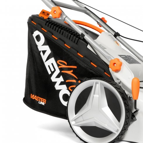 Daewoo L 50SPB — надежная бензиновая газонокосилка с регулируемой высотой среза