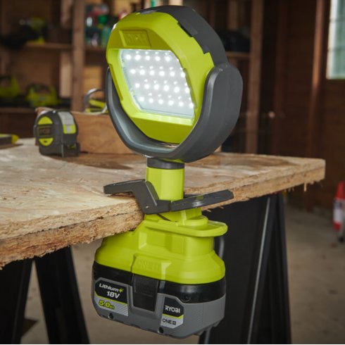 Фонарь аккумуляторный Ryobi RLCL18-0