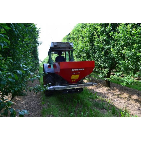 Cадовый разбрасыватель минеральных удобрений Cosmo RE 1000