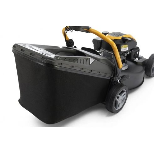 Stiga Combi 548 S с вместительным 60-литровым травосборником для минимизации остановок