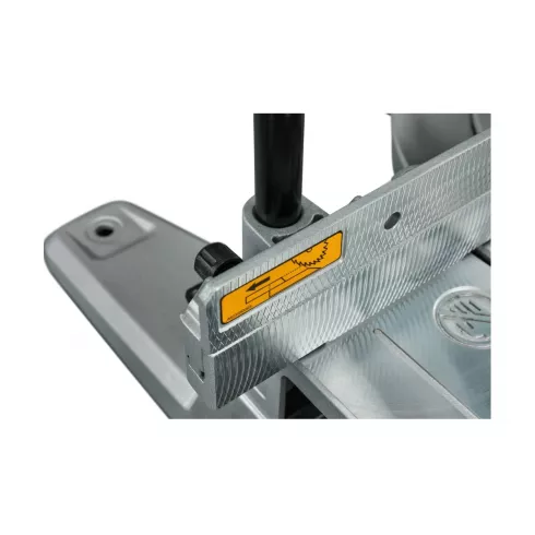 Торцовая пила Makita LS1110F