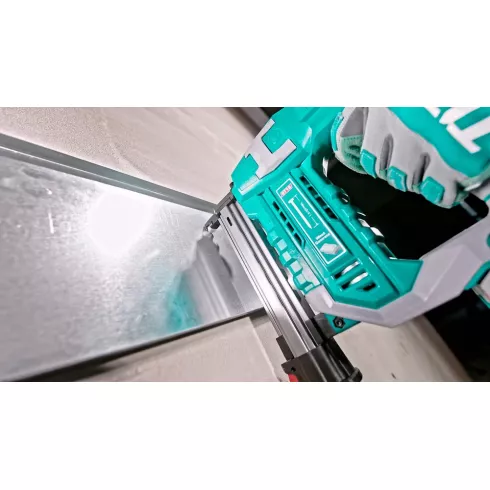 Аккумуляторный гвоздезабивной пистолет TOTAL TCSTLI3808