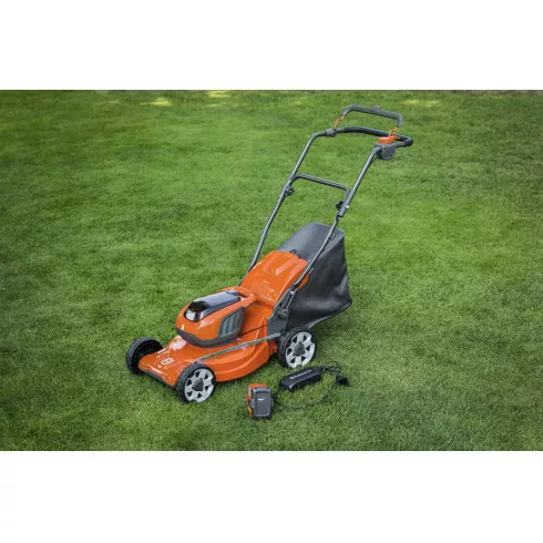 Газонокосилка аккумуляторная Husqvarna LC 137i