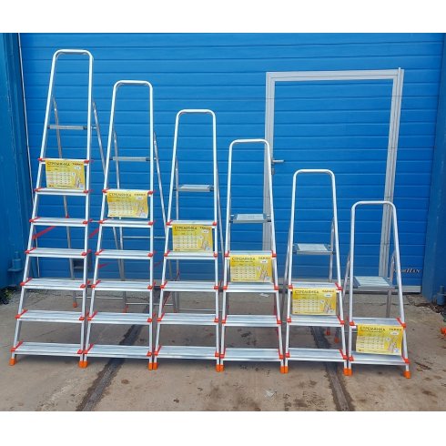 Лестница стремянка односторонняя Tarko 114107