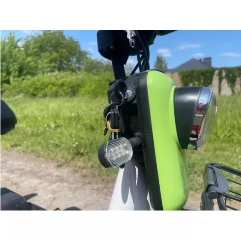 Электроскутер AVM.Plus Delta Lite (черный)