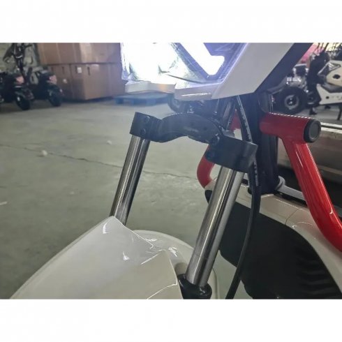 Электроскутер AVM.Plus Jet (белый)