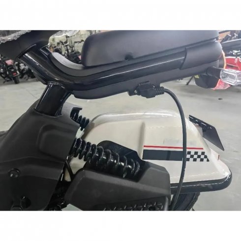 Электроскутер AVM.Plus Jet (белый)