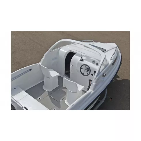 Стеклопластиковый катер Wyatboat  Neman-550