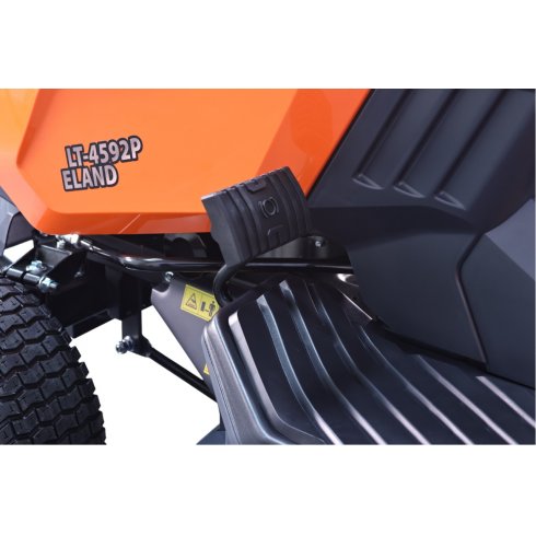 Газонокосилка бензиновая самоходная с сиденьем Eland LT-4592P