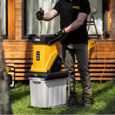 Измельчитель садовый Denzel ECS-2700