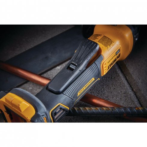 Угловая шлифмашина DeWalt DCG415B SOLO