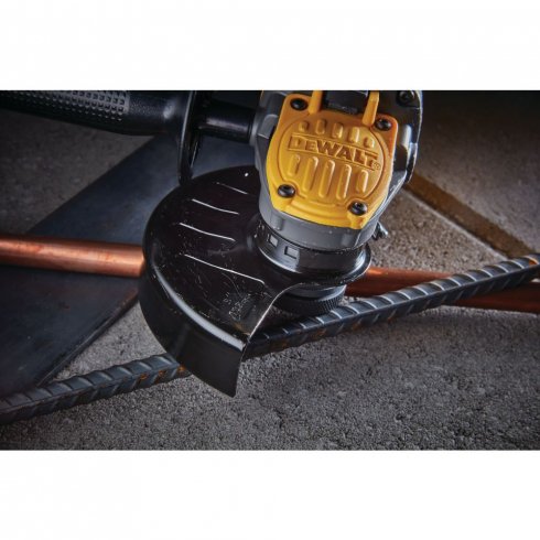Угловая шлифмашина DeWalt DCG416B SOLO