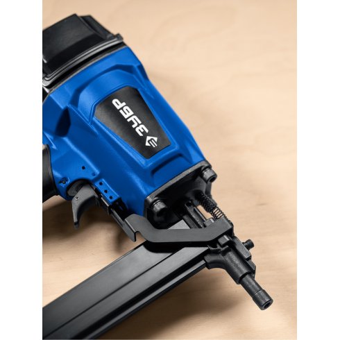 Нейлер для гвоздей по бетону и металлу Зубр CN-40