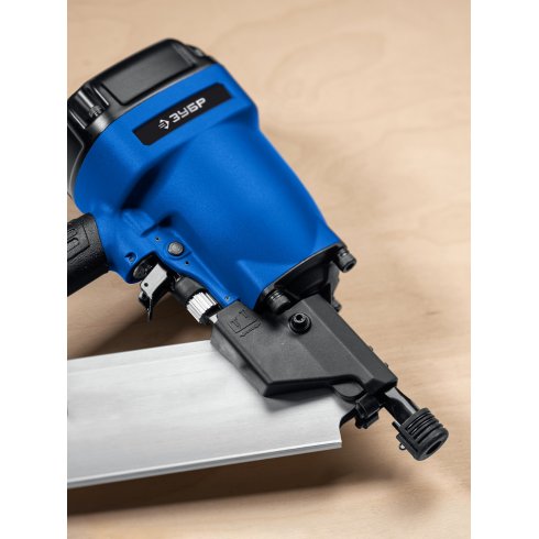 Нейлер для реечных гвоздей пневматический Зубр SN34-90A