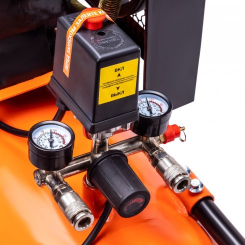 Компрессор масляный ременной FoxWeld AERO 380/100