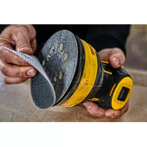 Шлифмашина DeWALT DWE6423-QS