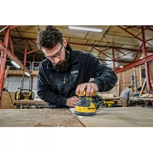 Шлифмашина DeWALT DWE6423-QS