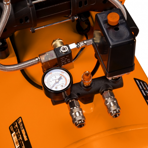 Компрессор безмасляный FoxWeld AERO 750/150F