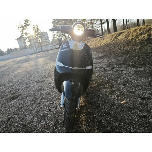 Скутер Минск Vesna V125 (черный)