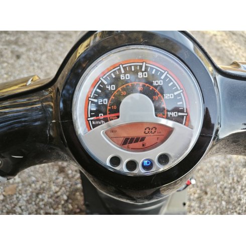 Скутер Минск Vesna V125 (черный)