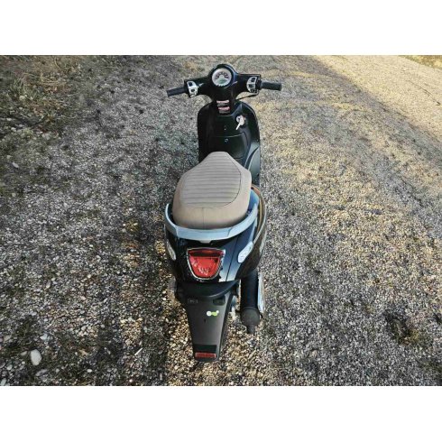 Скутер Минск Vesna V125 (черный)