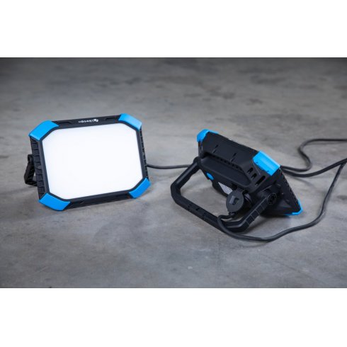 Прожектор переносной Hoegert HT1E454