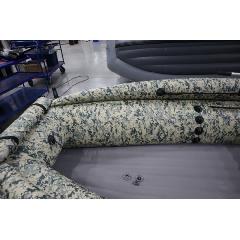 Лодка надувная моторная Solar-450 Strela Jet Tunnel Expedition пиксель