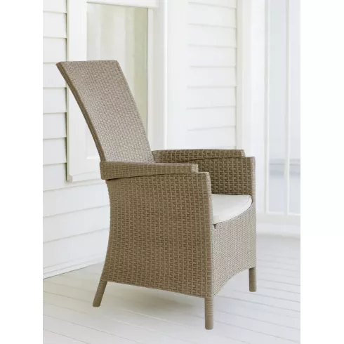 Кресло Keter Vermont с наклонной спинкой капучино