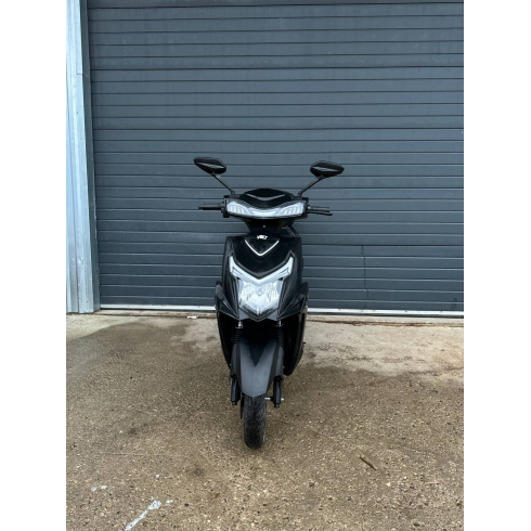 Электроскутер Volt Storm ZS (черный)