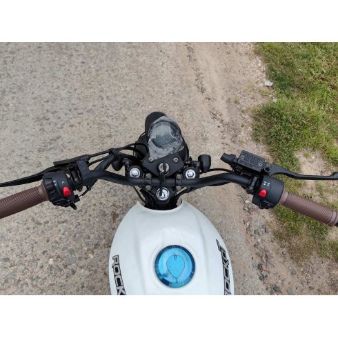 Мотоцикл Rockot Legend 150 (белый)