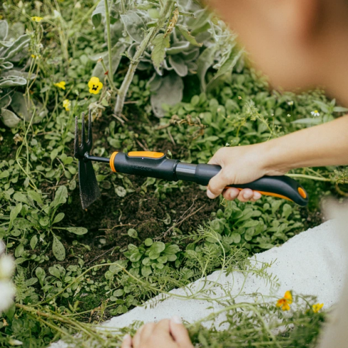 Тяпка двойная Fiskars OneClick (1080695)