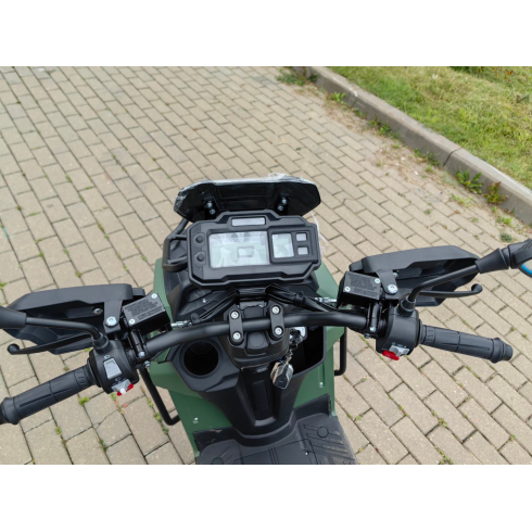 Скутер SPRMOTORS Tank Restyling T8-50E (белый)