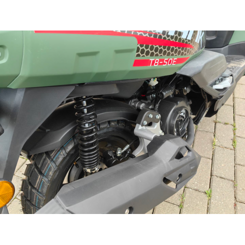 Скутер SPRMOTORS Tank Restyling T8-50E (белый)